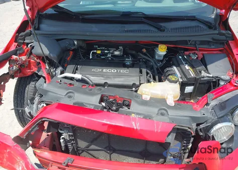 2015 Chevrolet Sonic Lt Auto z USA, uszkodzony, nr VIN 1G1JC5SG5F4144589